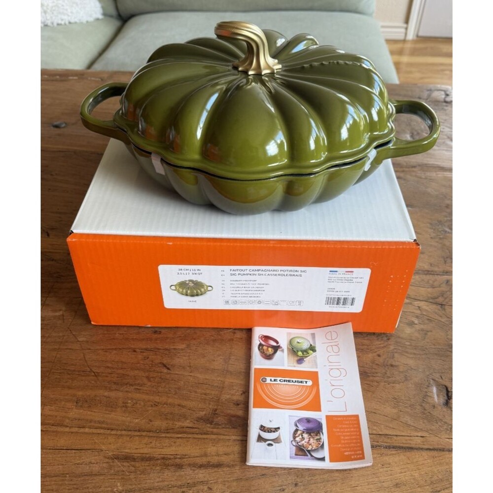 Le Creuset Pumpkin Shallow Casserole Braiser 2.75 qt 11 in Olive Green NEW